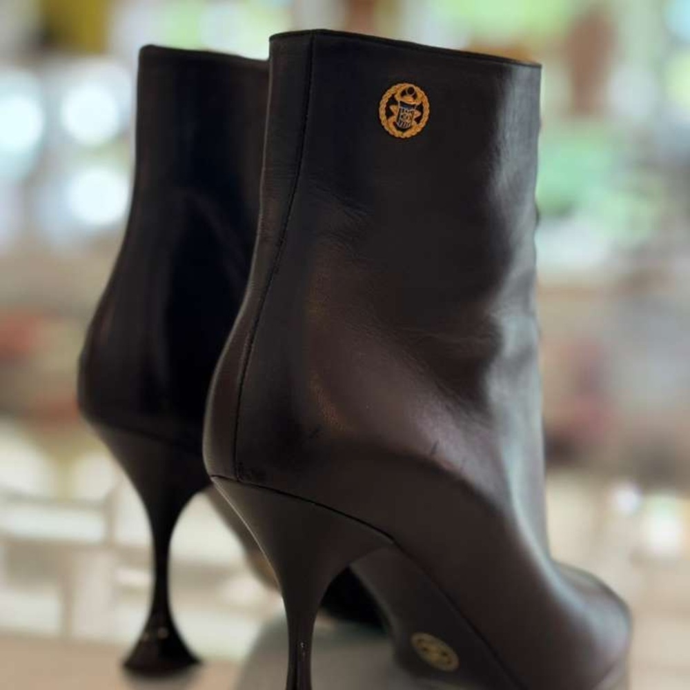 CHANEL Black Leather Heeled Boots